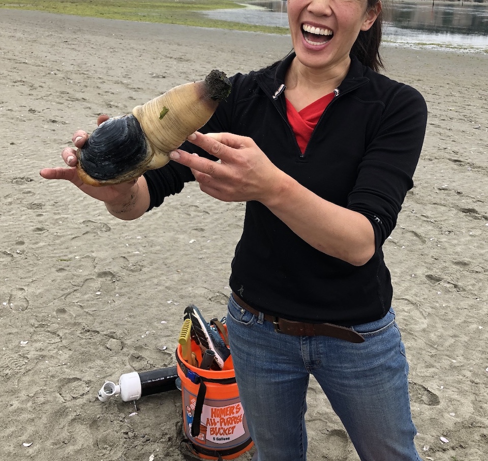 catching-the-geoduck-in-Washington-State